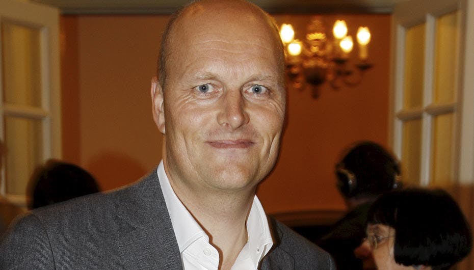 Bjarne Riis har langt om længe været nede på knæ