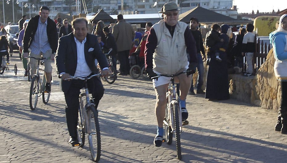 https://imgix.seoghoer.dk/prins_henrik_paa_cykel_i_egypten_2.jpg