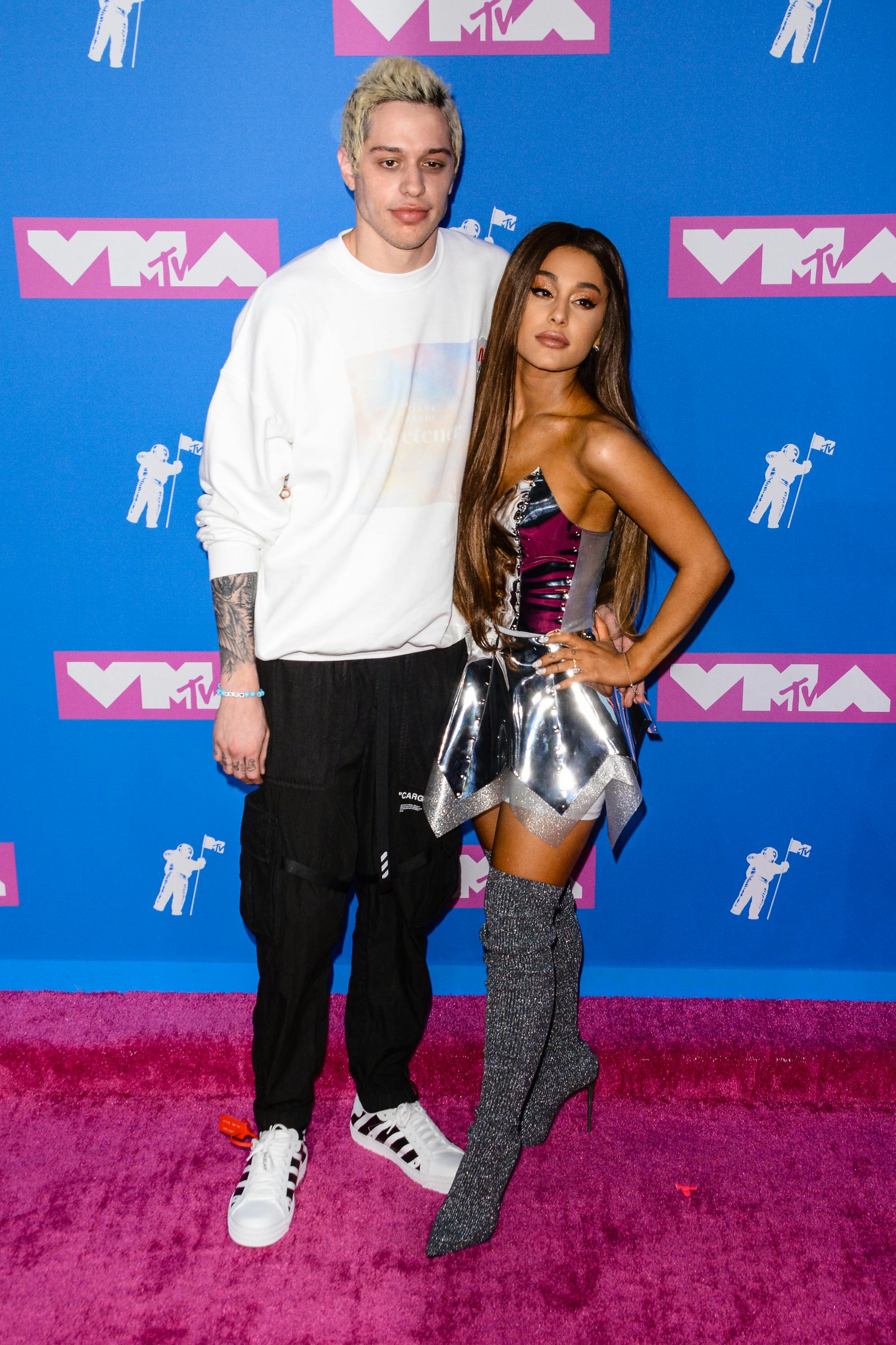 https://imgix.seoghoer.dk/storage_1/media/ariana-grande-pete-davidson.jpg