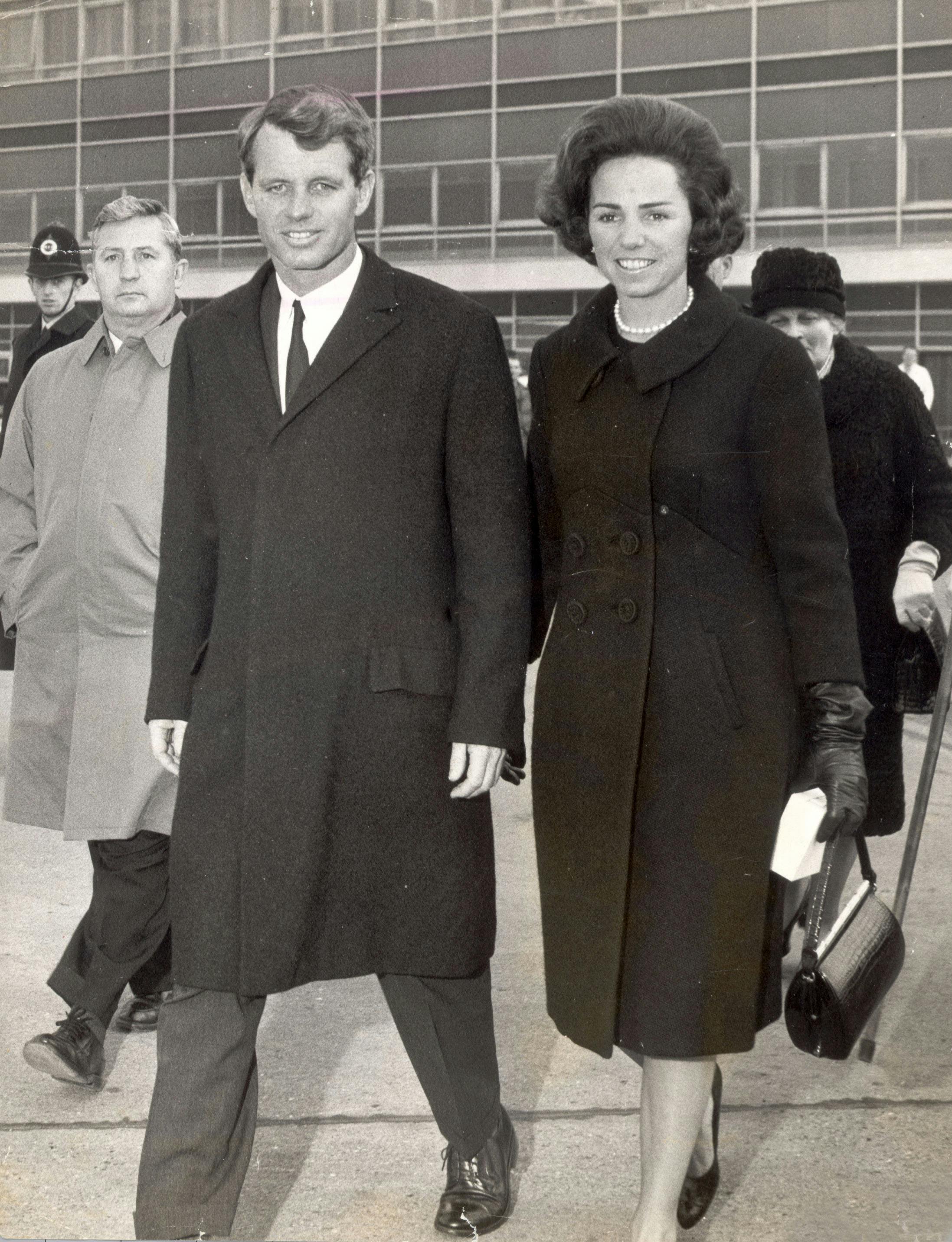 https://imgix.seoghoer.dk/storage_1/media/robert_kennedy_doed_1968_og_hustru_ethel1.jpg