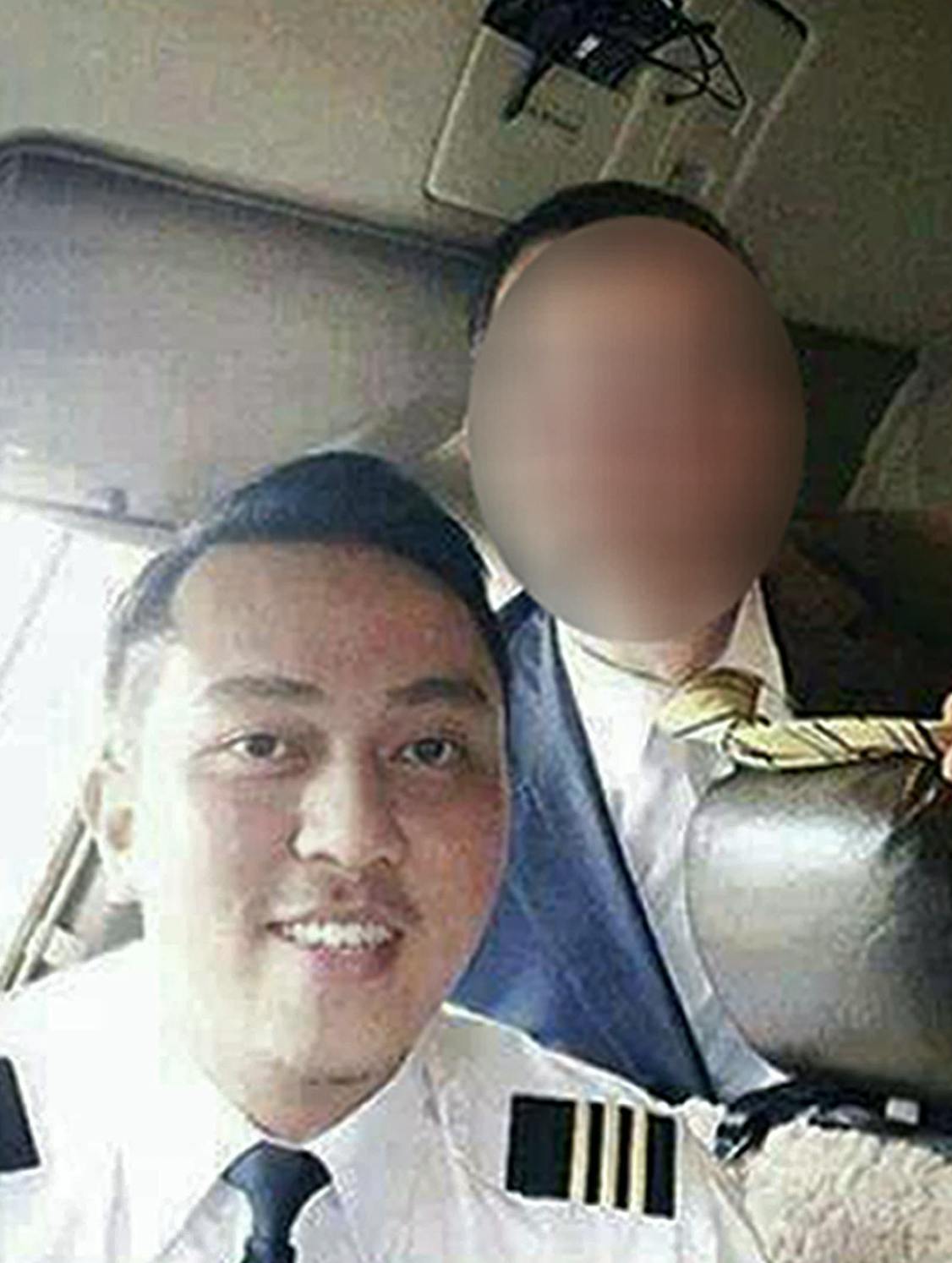 Fariq Hamid ville ifølge eksperten havde lyttet til kaptajn Zaharie Ahmad Shah - og ville have forladt cockpittet, hvis han blev bedt om det. Det kan være en af forklaringerne på, hvordan det lykkedes kaptajnen at få kontrol over flyet, mener eksperten. 