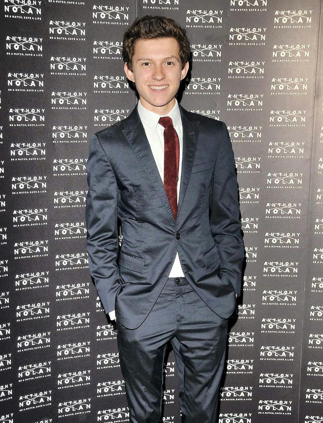 https://imgix.seoghoer.dk/tom-holland-aop.jpg